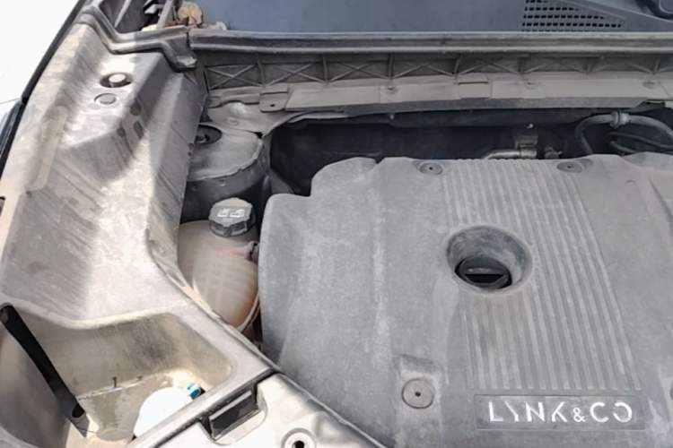 Used Lynk & Co 01 2021 2.0TD Four-Wheel Drive Hype-Halo Engine Bay Right