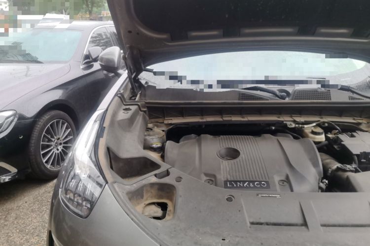Used Lynk & Co 01 2021 2.0TD Two-Wheel-Drive Pro Trim Engine Bay Right