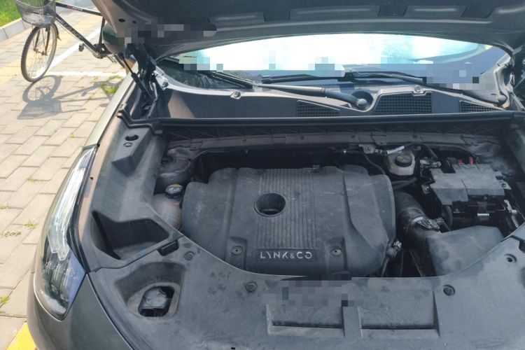 Used Lynk & Co 01 2021 2.0TD Two-Wheel-Drive Pro Trim Engine Bay Right
