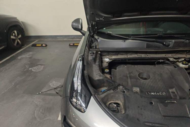Used Lynk & Co 01 2021 2.0TD Two-Wheel-Drive Pro Trim Engine Bay Right