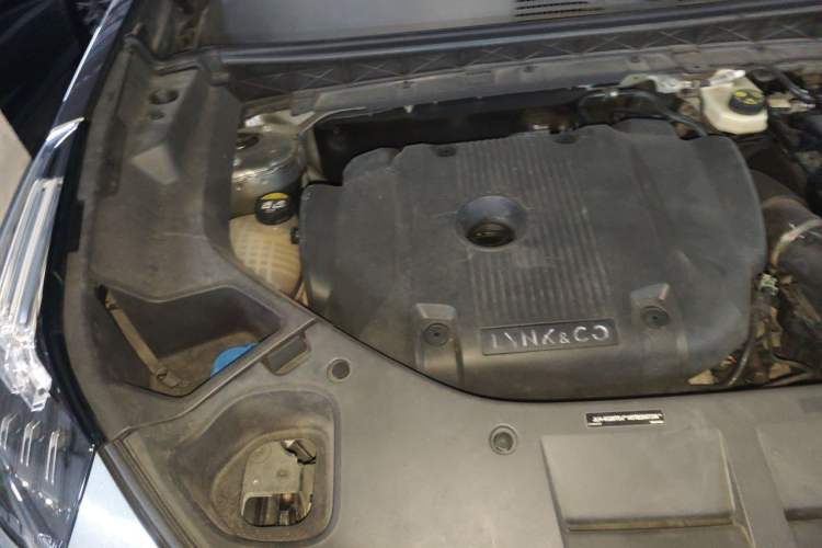 Used Lynk & Co 01 2021 2.0TD Two-Wheel-Drive Pro Trim Engine Bay Right