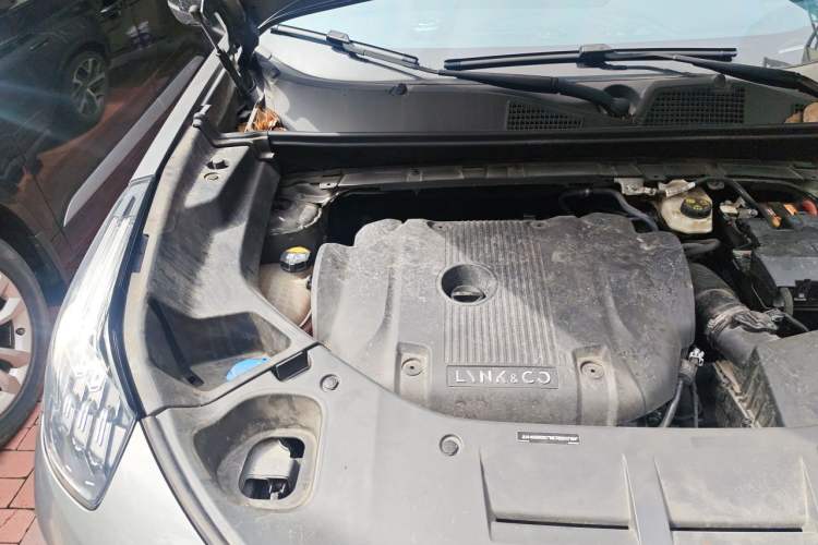 Used Lynk & Co 01 2021 2.0TD Four-Wheel Drive Hype-Halo Engine Bay Right