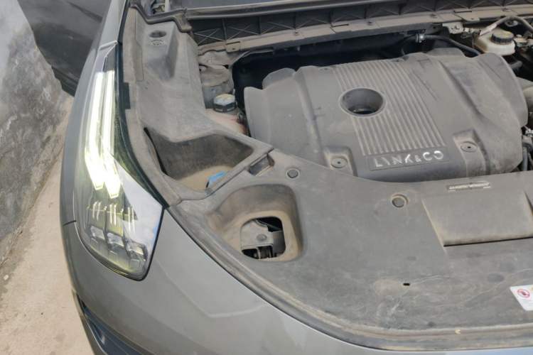 Used Lynk & Co 01 2021 2.0TD Four-Wheel Drive Hype-Halo Engine Bay Right