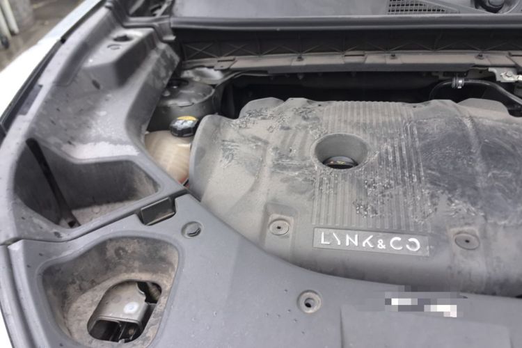 Used Lynk & Co 01 2021 2.0TD Two-Wheel-Drive Pro Trim Engine Bay Right