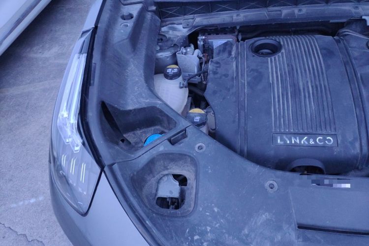 Used Lynk & Co 01 2021 2.0TD Two-Wheel-Drive Pro Trim Engine Bay Right