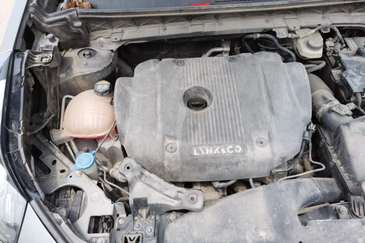 Used Lynk & Co 01 2021 2.0TD Four-Wheel Drive Hype-Halo Engine Bay Right