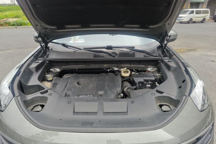 Used Lynk & Co 01 2021 2.0TD Two-Wheel-Drive Pro Trim Engine Bay