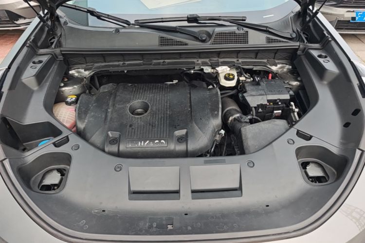Used Lynk & Co 01 2021 2.0TD Two-Wheel-Drive Pro Trim Engine Bay