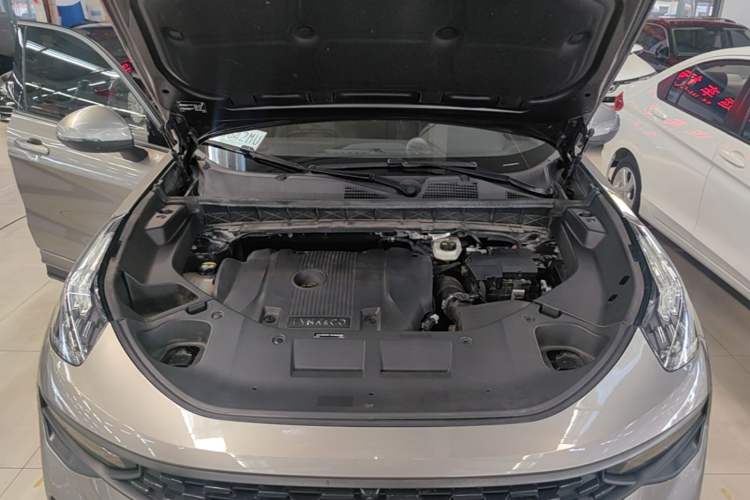 Used Lynk & Co 01 2021 2.0TD Four-Wheel Drive Dark Night Edition Engine Bay