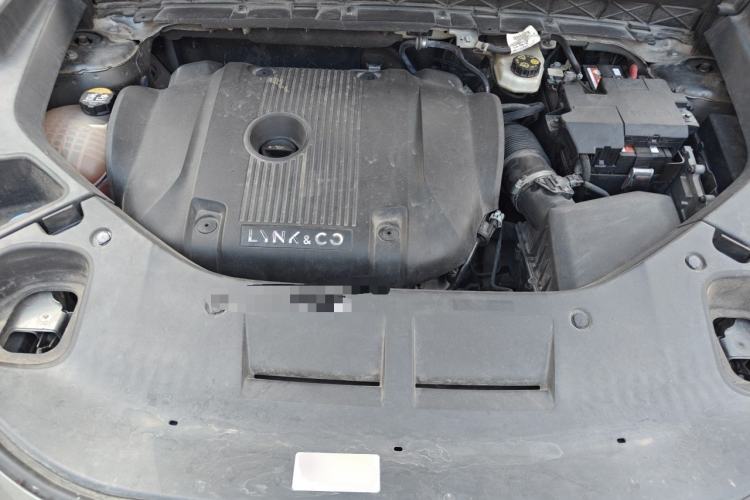 Used Lynk & Co 01 2021 2.0TD Two-Wheel-Drive Pro Trim Engine Bay