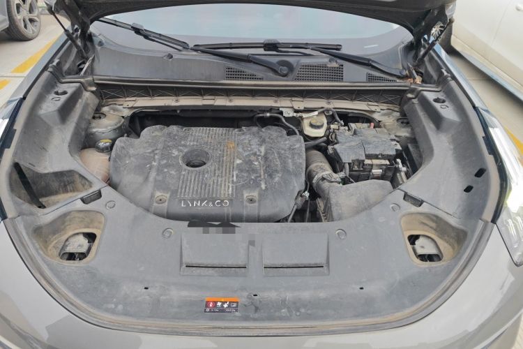 Used Lynk & Co 01 2021 2.0TD Two-Wheel-Drive Pro Trim Engine Bay