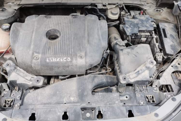 Used Lynk & Co 01 2021 2.0TD Four-Wheel Drive Hype-Halo Engine Bay