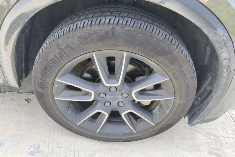Used Lynk & Co 01 2021 2.0TD Two-Wheel-Drive Pro Trim Exterior 1