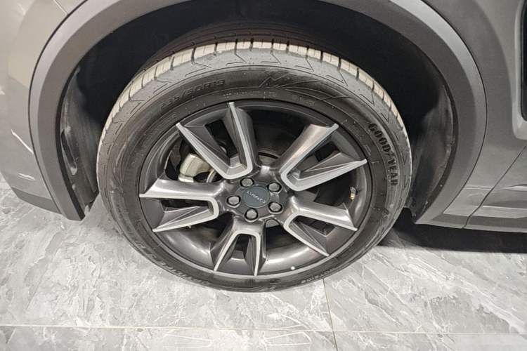 Used Lynk & Co 01 2021 2.0TD Two-Wheel-Drive Pro Trim Exterior 1