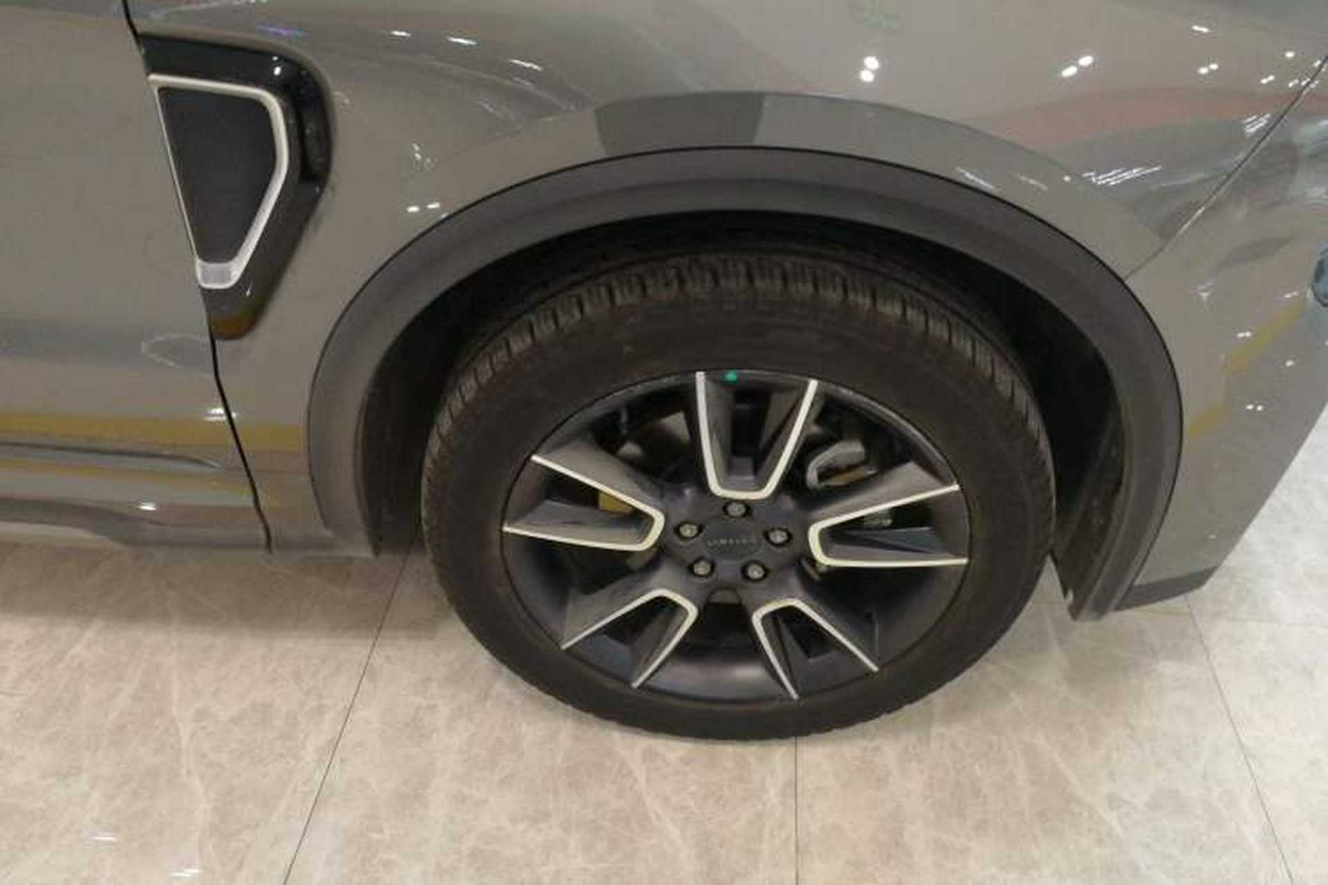 Used Lynk & Co 01 2021 2.0TD Two-Wheel-Drive Pro Trim Exterior 2