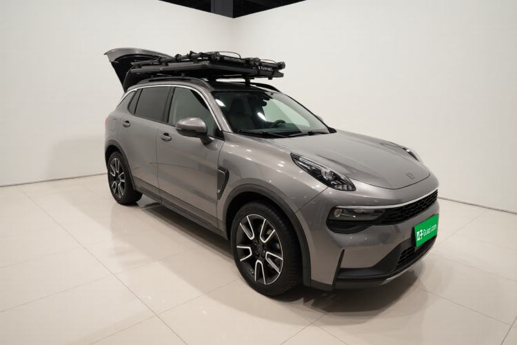 Used Lynk & Co 01 2021 2.0TD Two-Wheel-Drive Pro Trim Exterior 2