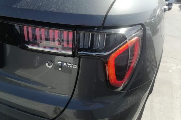 Used Lynk & Co 01 2021 2.0TD Four-Wheel Drive Hype-Halo Exterior 3