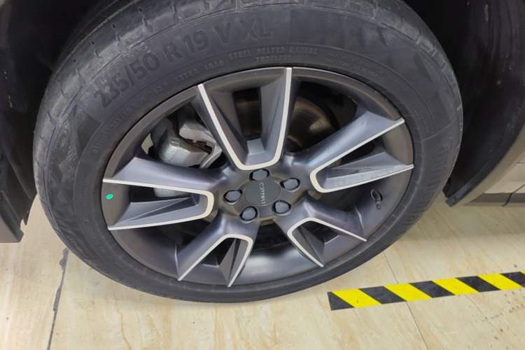 Used Lynk & Co 01 2021 2.0TD Two-Wheel-Drive Pro Trim Exterior 4