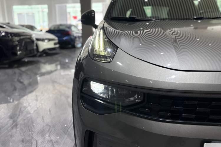 Used Lynk & Co 01 2021 2.0TD Four-Wheel Drive Hype-Halo Exterior 4