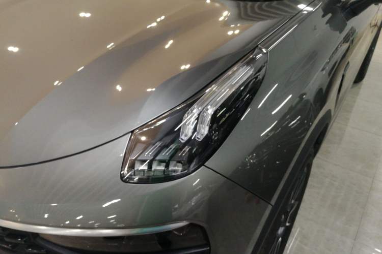 Used Lynk & Co 01 2021 2.0TD Two-Wheel-Drive Pro Trim Exterior 4