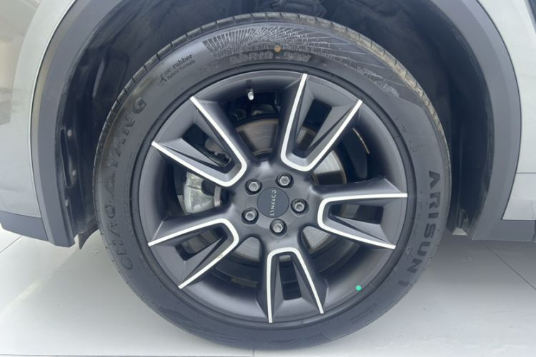 Used Lynk & Co 01 2021 2.0TD Two-Wheel-Drive Pro Trim Exterior 4