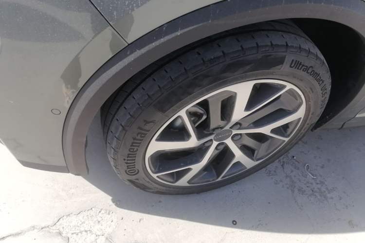 Used Lynk & Co 01 2021 2.0TD Four-Wheel Drive Hype-Halo Exterior 4
