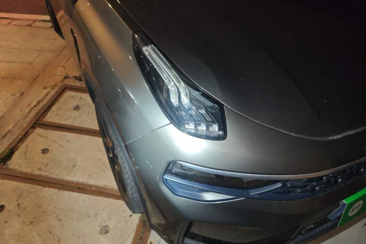 Used Lynk & Co 01 2021 2.0TD Two-Wheel-Drive Pro Trim Exterior 6