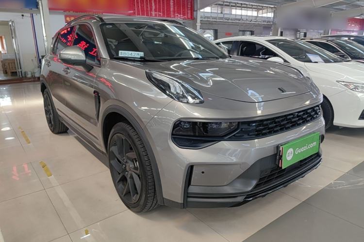 Used Lynk & Co 01 2021 2.0TD Four-Wheel Drive Dark Night Edition Front Right 45 Deg