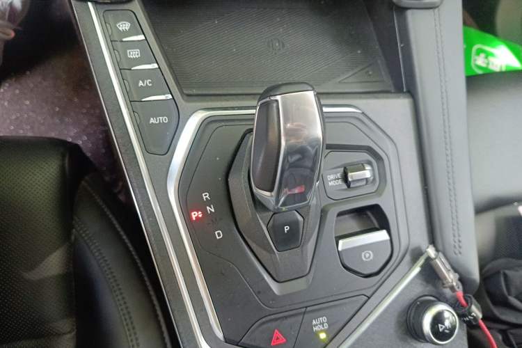 Used Lynk & Co 01 2021 2.0TD Two-Wheel-Drive Pro Trim Gear Lever