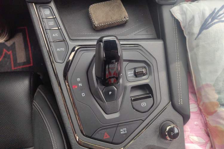 Used Lynk & Co 01 2021 2.0TD Four-Wheel Drive Hype-Halo Gear Lever