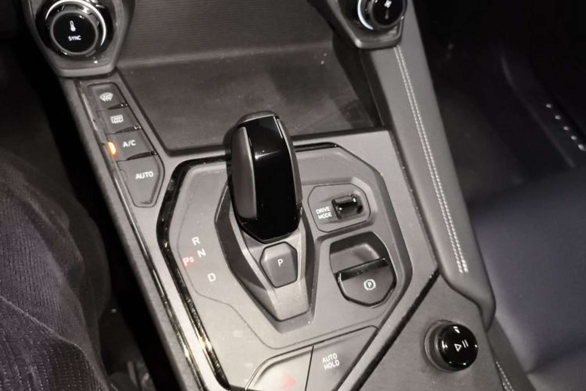 Used Lynk & Co 01 2021 2.0TD Four-Wheel Drive Hype-Halo Gear Lever
