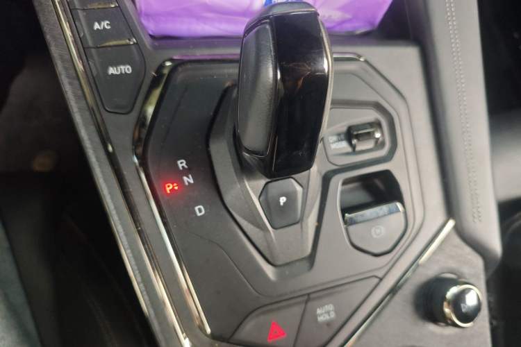 Used Lynk & Co 01 2021 2.0TD Four-Wheel Drive Hype-Halo Gear Lever