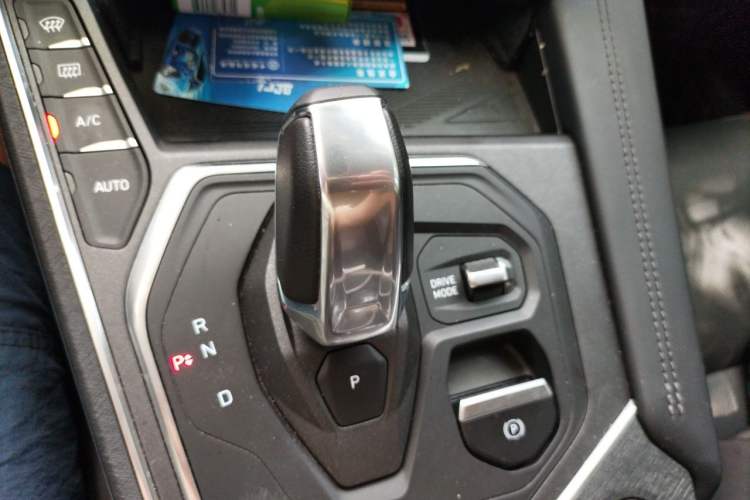 Used Lynk & Co 01 2021 2.0TD Two-Wheel-Drive Pro Trim Gear Lever