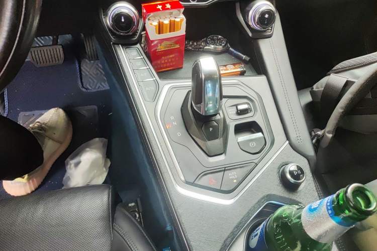 Used Lynk & Co 01 2021 2.0TD Two-Wheel-Drive Pro Trim Gear Lever