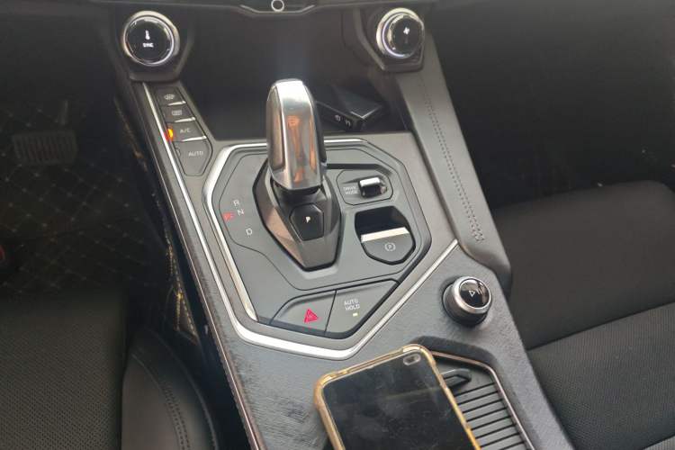 Used Lynk & Co 01 2021 2.0TD Two-Wheel-Drive Pro Trim Gear Lever