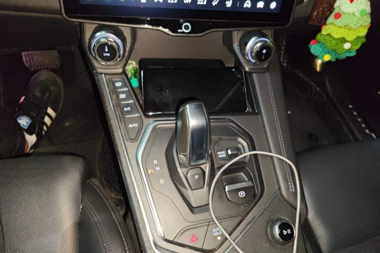 Used Lynk & Co 01 2021 2.0TD Two-Wheel-Drive Pro Trim Gear Lever