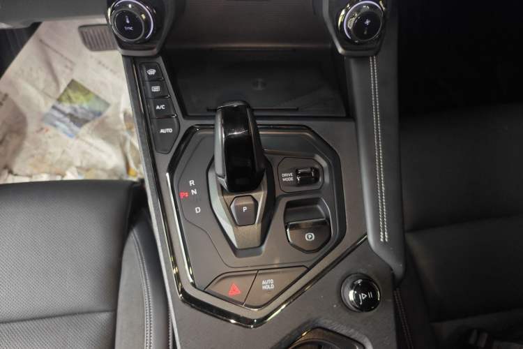 Used Lynk & Co 01 2021 2.0TD Four-Wheel Drive Hype-Halo Gear Lever