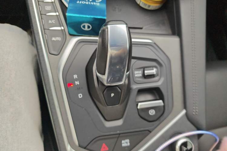 Used Lynk & Co 01 2021 2.0TD Two-Wheel-Drive Pro Trim Gear Lever