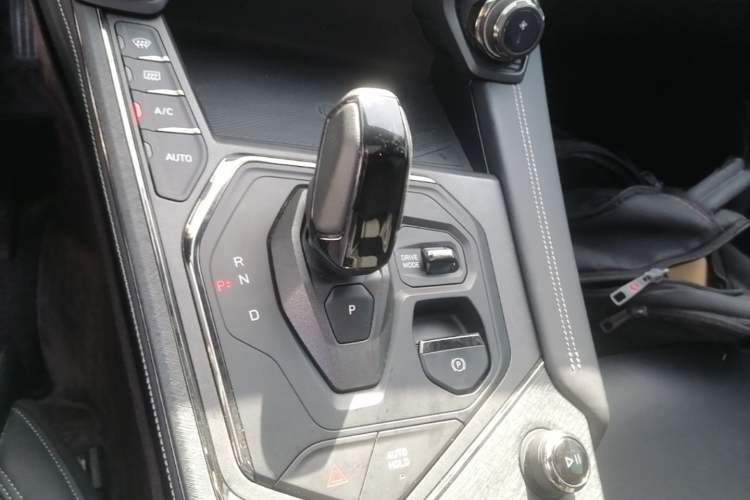 Used Lynk & Co 01 2021 2.0TD Four-Wheel Drive Hype-Halo Gear Lever