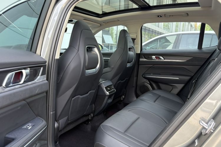 Used Lynk & Co 01 2021 2.0TD Two-Wheel-Drive Pro Trim Interior 1