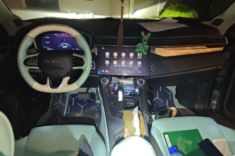 Used Lynk & Co 01 2021 2.0TD Two-Wheel-Drive Pro Trim Interior 2