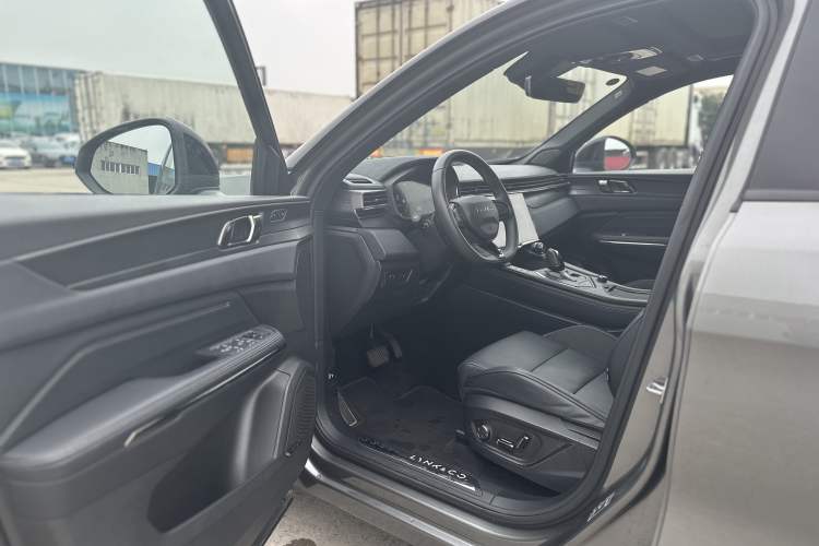 Used Lynk & Co 01 2021 2.0TD Four-Wheel Drive Hype-Halo Interior 2