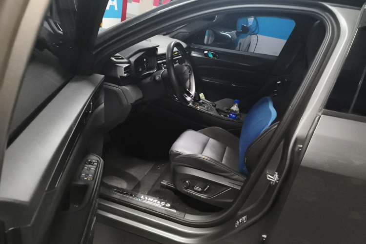 Used Lynk & Co 01 2021 2.0TD Four-Wheel Drive Hype-Halo Interior 3