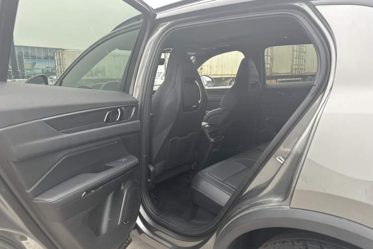 Used Lynk & Co 01 2021 2.0TD Four-Wheel Drive Hype-Halo Interior 3