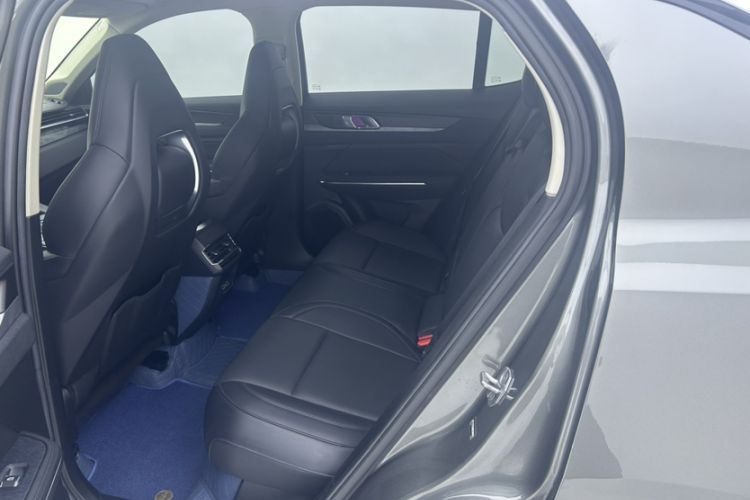 Used Lynk & Co 01 2021 2.0TD Two-Wheel-Drive Pro Trim Interior 3