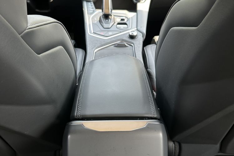 Used Lynk & Co 01 2021 2.0TD Two-Wheel-Drive Pro Trim Interior 6