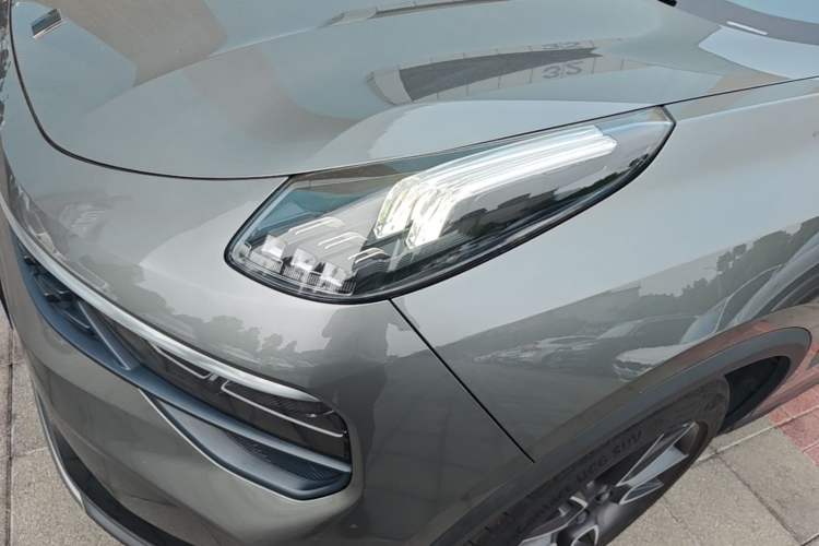 Used Lynk & Co 01 2021 2.0TD Two-Wheel-Drive Pro Trim Left Front Headlight