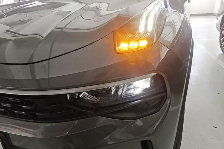Used Lynk & Co 01 2021 2.0TD Two-Wheel-Drive Pro Trim Left Front Headlight