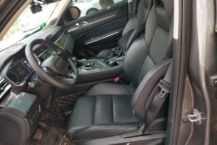 Used Lynk & Co 01 2021 2.0TD Two-Wheel-Drive Pro Trim Left Front Seat