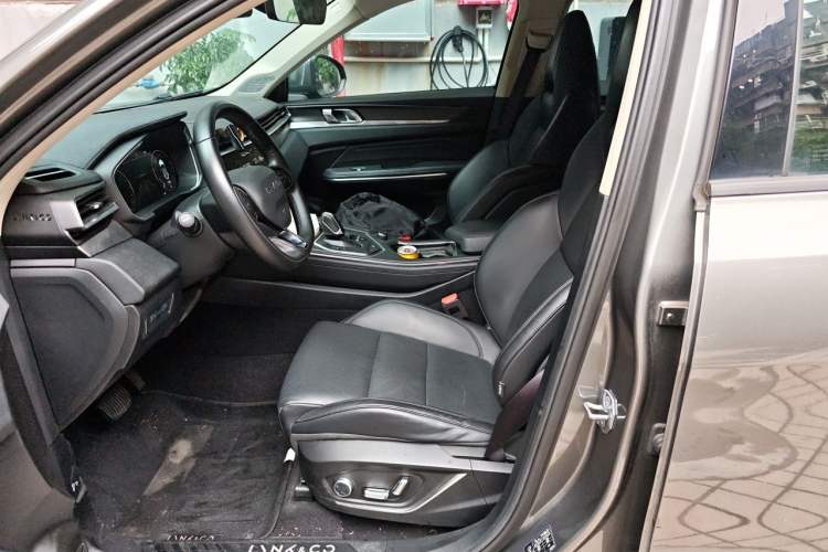 Used Lynk & Co 01 2021 2.0TD Two-Wheel-Drive Pro Trim Left Front Seat